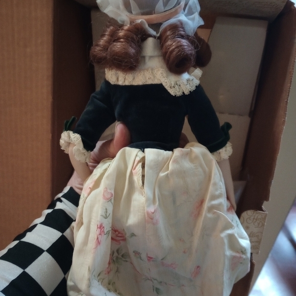 VINTAGE Porcelain Franklin heirloomThe Strawberry Girl. COA by Kate Lloyd Jones - Picture 7 of 9